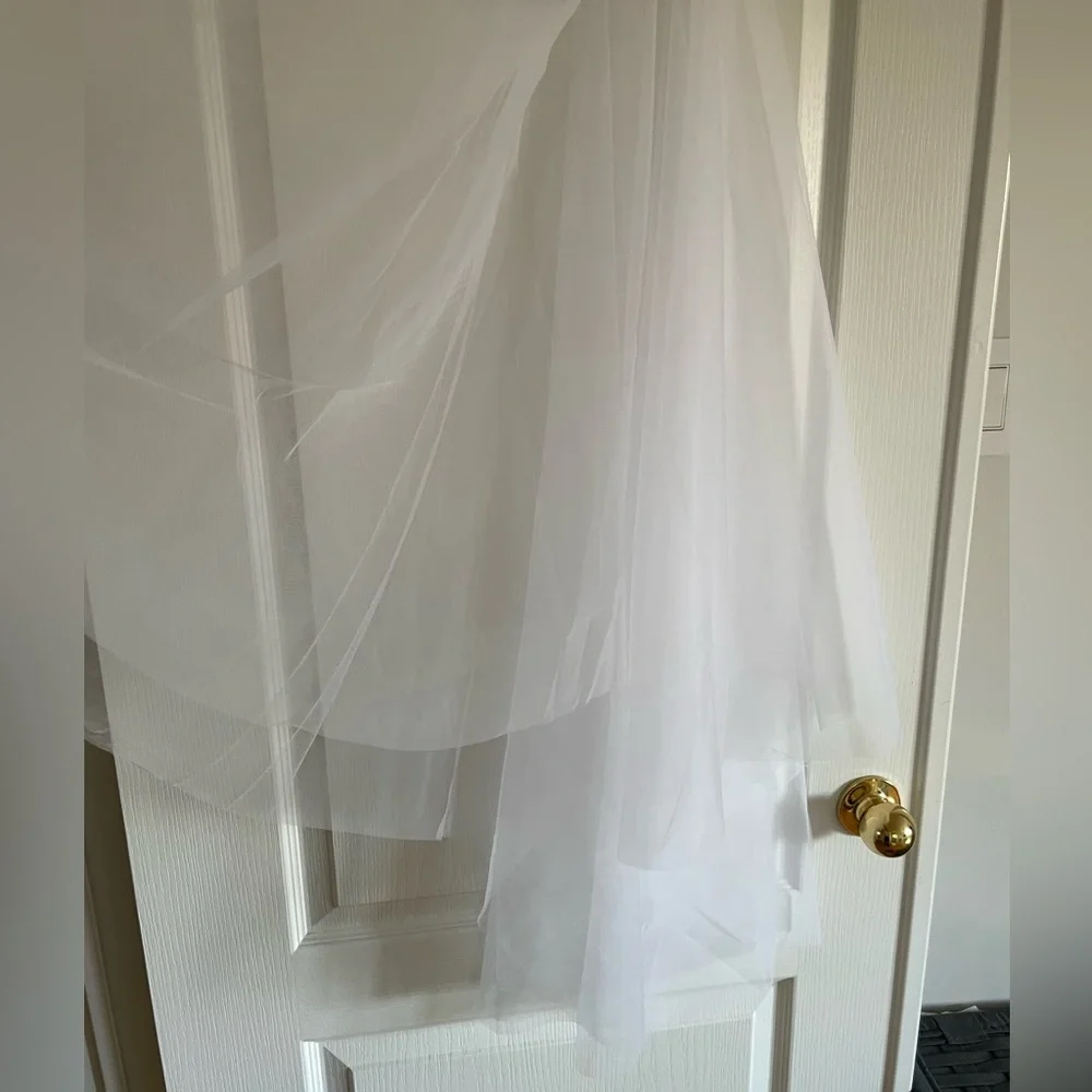 White Fingertip Wedding Veil with Blusher - Picture 4 of 10